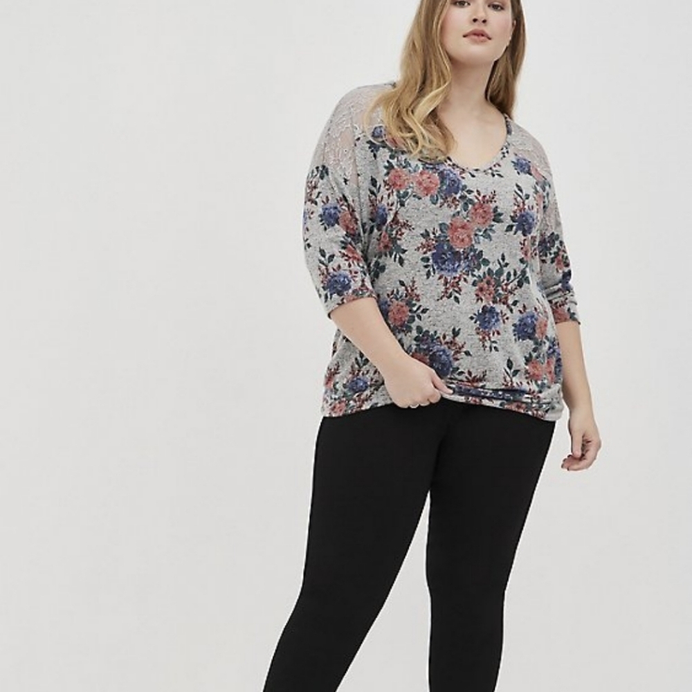Torrid size 1 NWT grey floral lace blouse